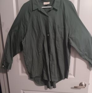 UNIVERSAL THREAD ARMY GREEN OVERSIZED SHIRT XL NWOT